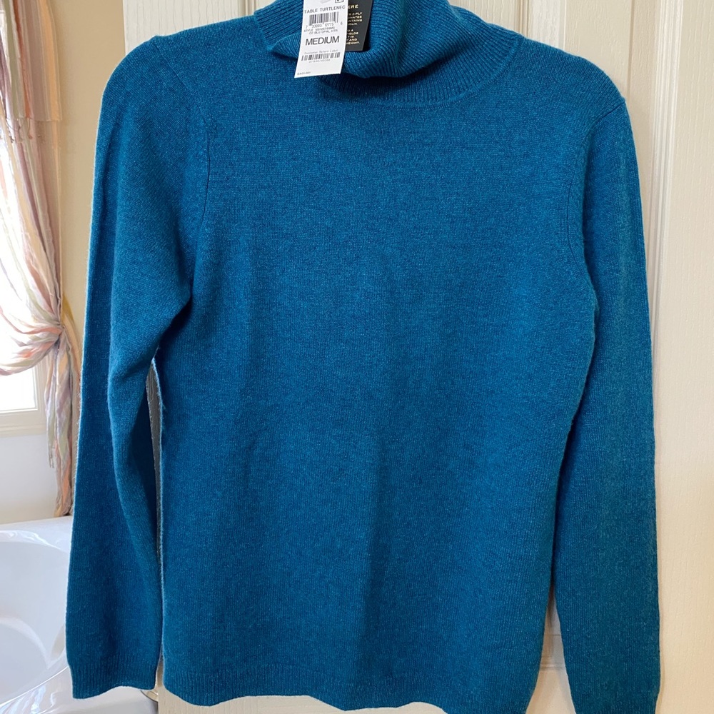 Cashmere! Never worn.